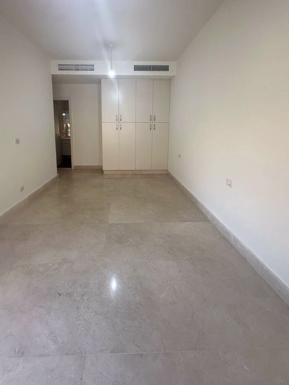 HA 113 Commercial Office - Interior View 6