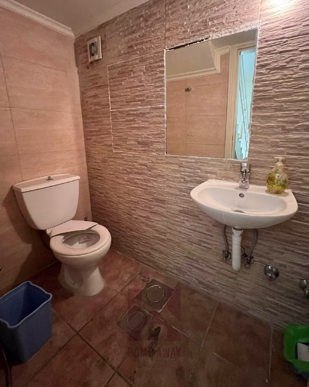 HA 130 Duplex - Interior View 10