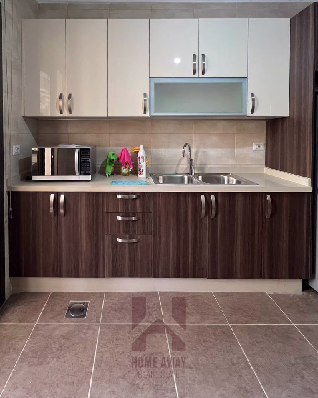 HA 143 Apartment - Interior View 3